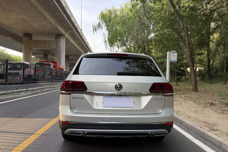 Used Volkswagen Teramont 2017 330TSI Two-Wheel-Drive Luxury Edition Exterior 5
