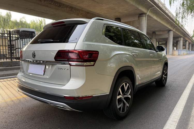 Used Volkswagen Teramont 2017 330TSI Two-Wheel-Drive Luxury Edition Exterior 6