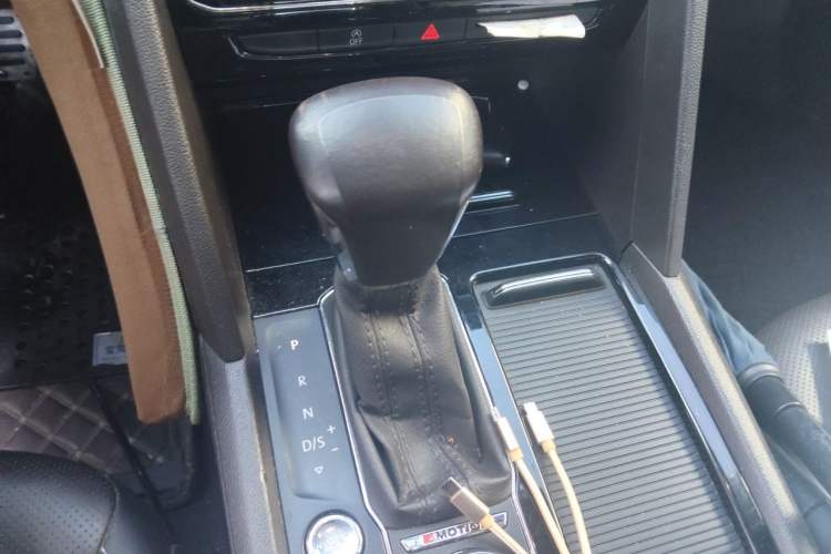 Used Volkswagen Teramont 2017 380TSI Four-Wheel Drive Luxury Edition Gear Lever