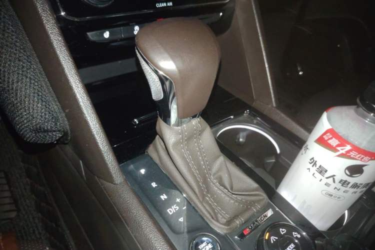 Used Volkswagen Teramont 2017 380TSI Four-Wheel Drive Flagship Edition Gear Lever