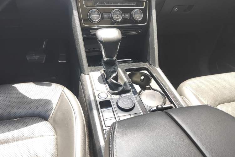 Used Volkswagen Teramont 2017 380TSI Four-Wheel Drive Luxury Edition Gear Lever