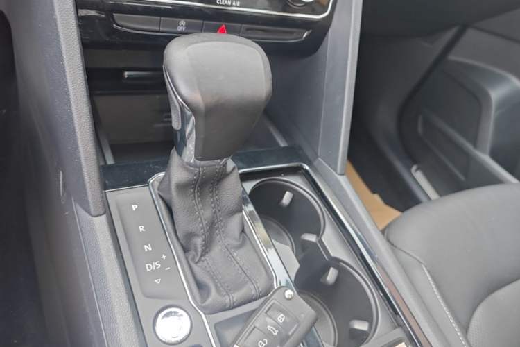 Used Volkswagen Teramont 2017 330TSI Two-Wheel-Drive Luxury Edition Gear Lever