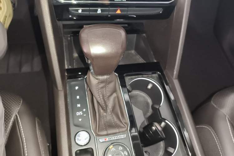 Used Volkswagen Teramont 2017 380TSI Four-Wheel Drive Flagship Edition Gear Lever