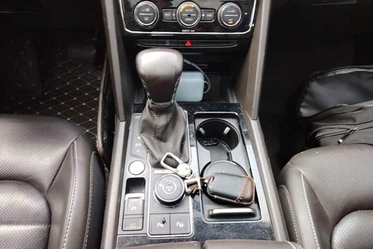 Used Volkswagen Teramont 2017 380TSI Four-Wheel Drive Luxury Edition Gear Lever