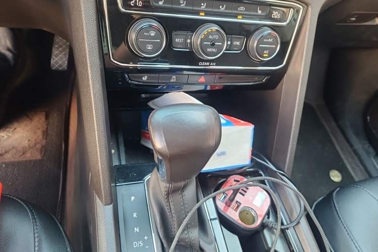 Used Volkswagen Teramont 2017 380TSI Four-Wheel Drive Flagship Edition Gear Lever