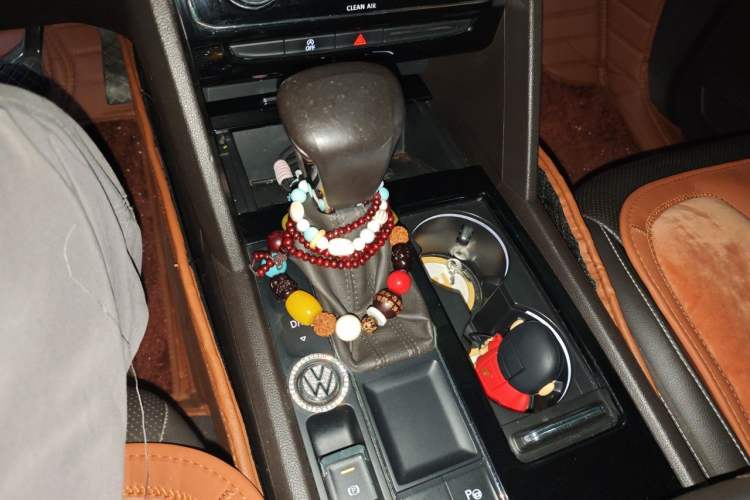 Used Volkswagen Teramont 2017 330TSI Two-Wheel-Drive Luxury Edition Gear Lever