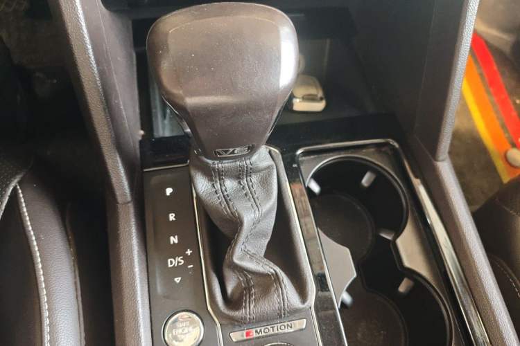 Used Volkswagen Teramont 2017 530 V6 Four-Wheel Drive Flagship Edition Gear Lever