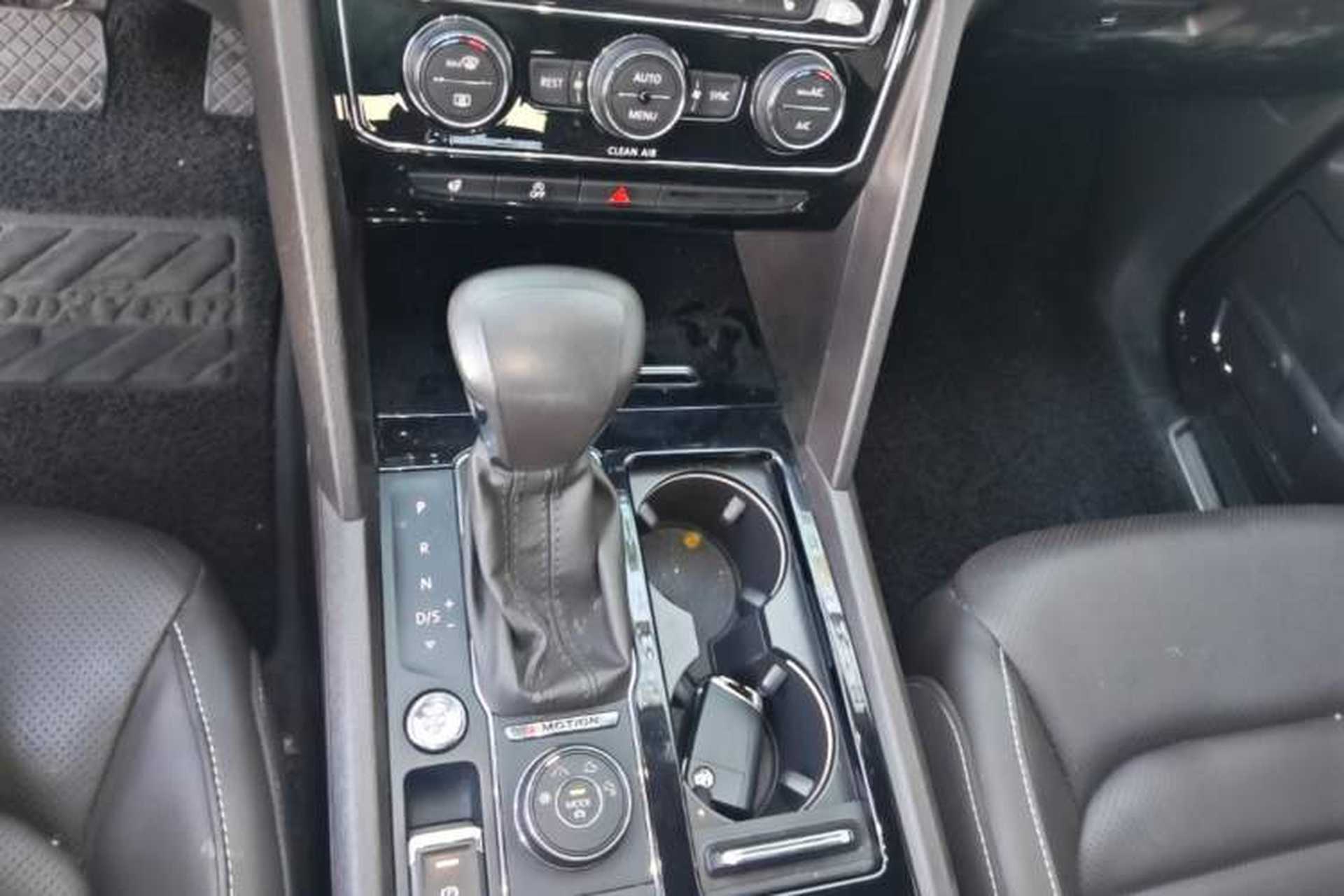 Used Volkswagen Teramont 2017 380TSI Four-Wheel Drive Flagship Edition Gear Lever