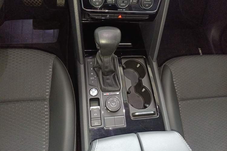 Used Volkswagen Teramont 2017 380TSI Four-Wheel Drive Comfort Edition Gear Lever
