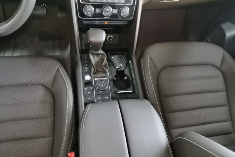 Used Volkswagen Teramont 2017 380TSI Four-Wheel Drive Luxury Edition Gear Lever