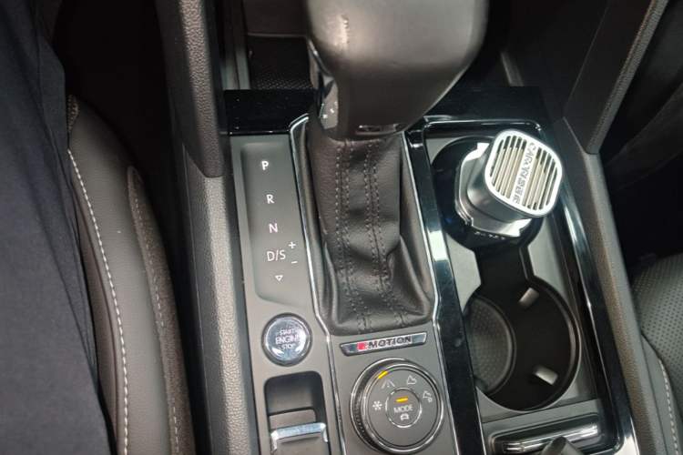 Used Volkswagen Teramont 2017 530 V6 Four-Wheel Drive Luxury Edition Gear Lever