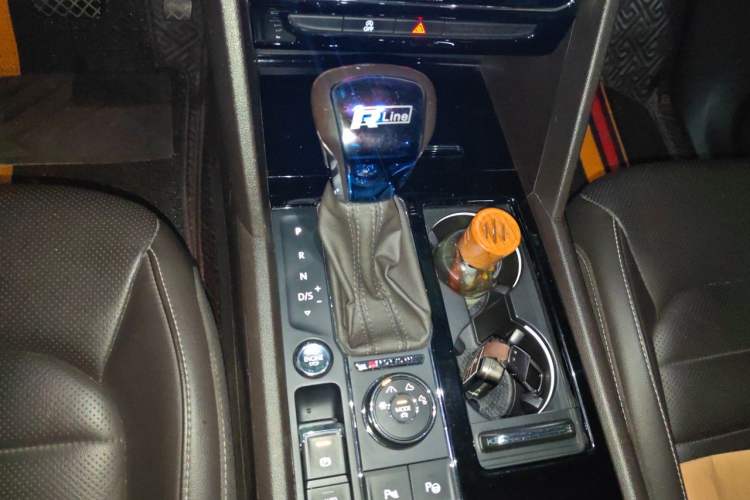 Used Volkswagen Teramont 2017 380TSI Four-Wheel Drive Luxury Edition Gear Lever
