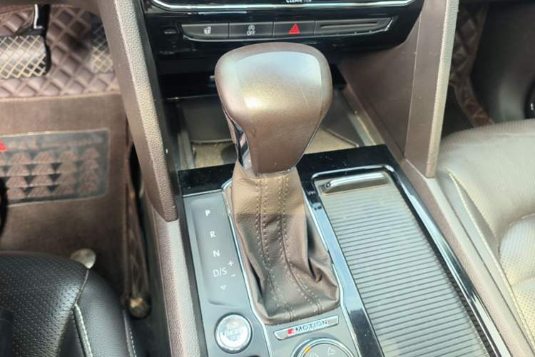 Used Volkswagen Teramont 2017 380TSI Four-Wheel Drive Flagship Edition Gear Lever