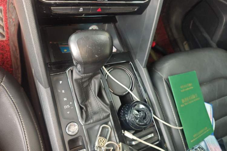 Used Volkswagen Teramont 2017 330TSI Two-Wheel-Drive Luxury Edition Gear Lever