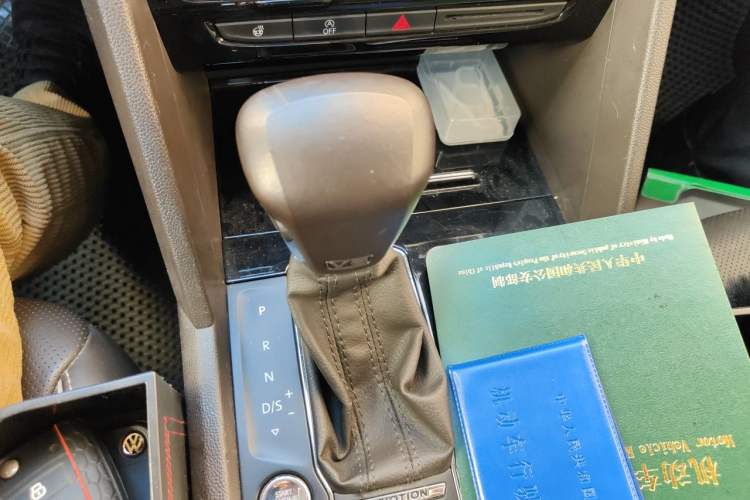 Used Volkswagen Teramont 2017 530 V6 Four-Wheel Drive Supreme Flagship Edition Gear Lever