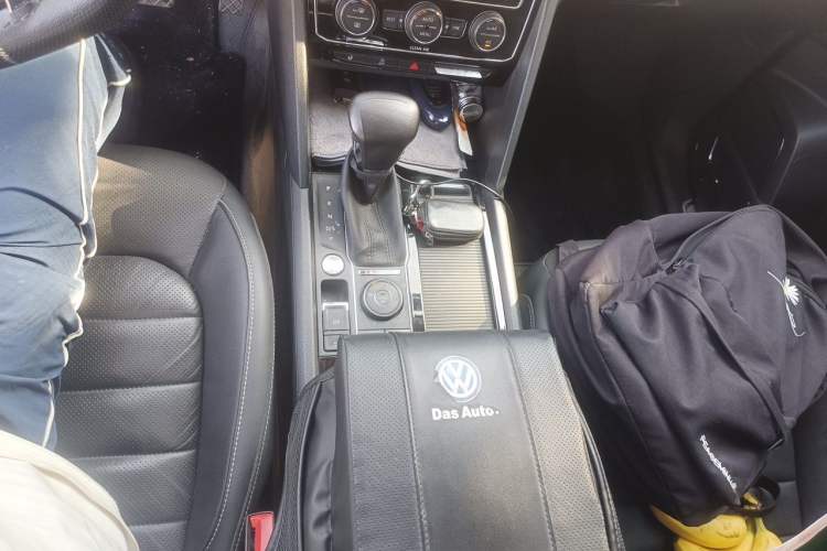 Used Volkswagen Teramont 2017 380TSI Four-Wheel Drive Flagship Edition Gear Lever
