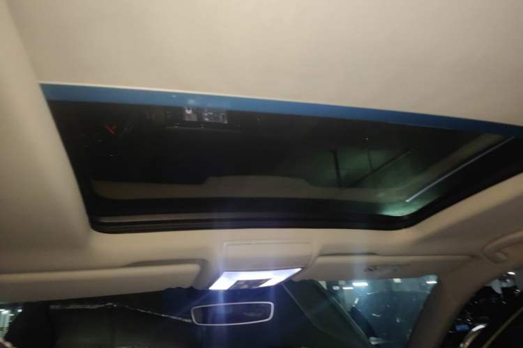 Used Volkswagen Teramont  Headliner