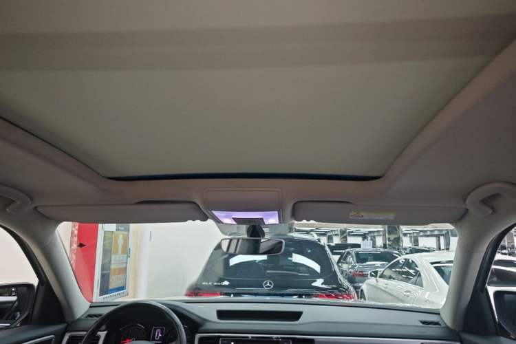 Used Volkswagen Teramont 2017 530 V6 Four-Wheel Drive Luxury Edition Headliner
