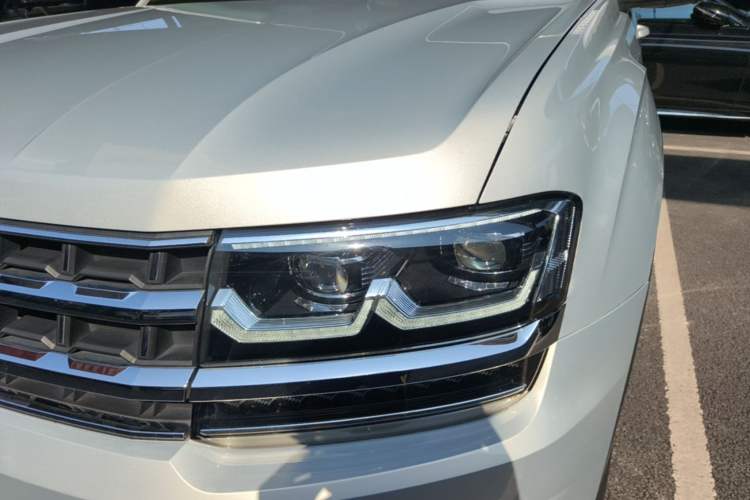 Used Volkswagen Teramont 2017 530 V6 Four-Wheel Drive Supreme Flagship Edition Left Front Headlight