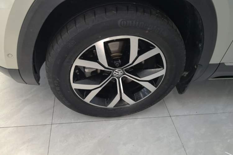 Used Volkswagen Teramont 2017 380TSI Four-Wheel Drive Luxury Edition Left Front Wheel Hub