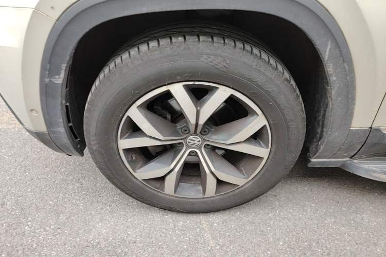 Used Volkswagen Teramont 2017 380TSI Four-Wheel Drive Luxury Edition Left Front Wheel Hub
