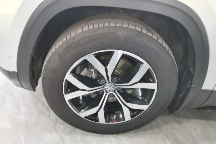 Used Volkswagen Teramont 2017 380TSI Four-Wheel Drive Luxury Edition Left Front Wheel Hub