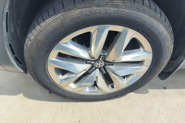Used Volkswagen Teramont 2017 380TSI Four-Wheel Drive Flagship Edition Left Front Wheel Hub