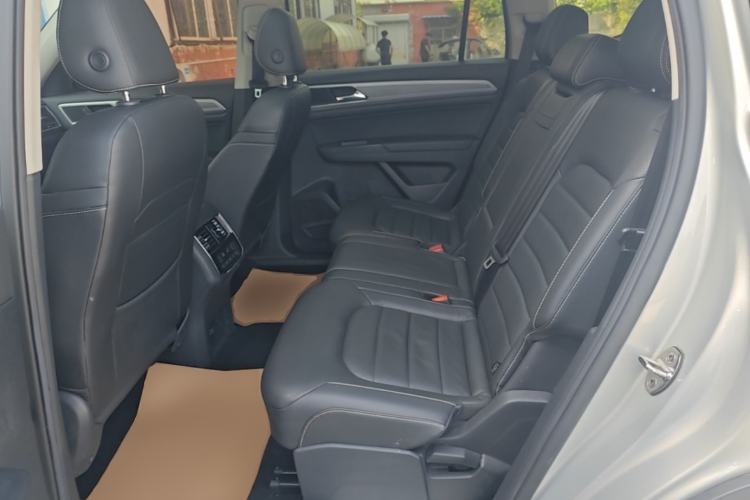 Used Volkswagen Teramont 2017 330TSI Two-Wheel-Drive Luxury Edition Left Rear Seat