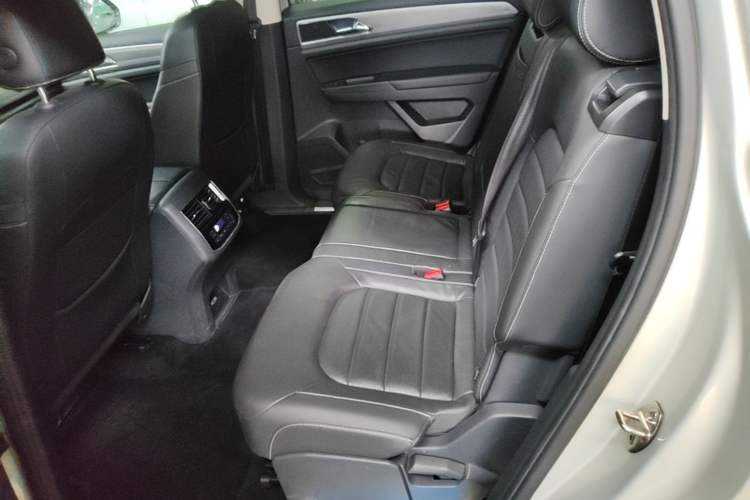 Used Volkswagen Teramont 2017 330TSI Two-Wheel-Drive Luxury Edition Left Rear Seat
