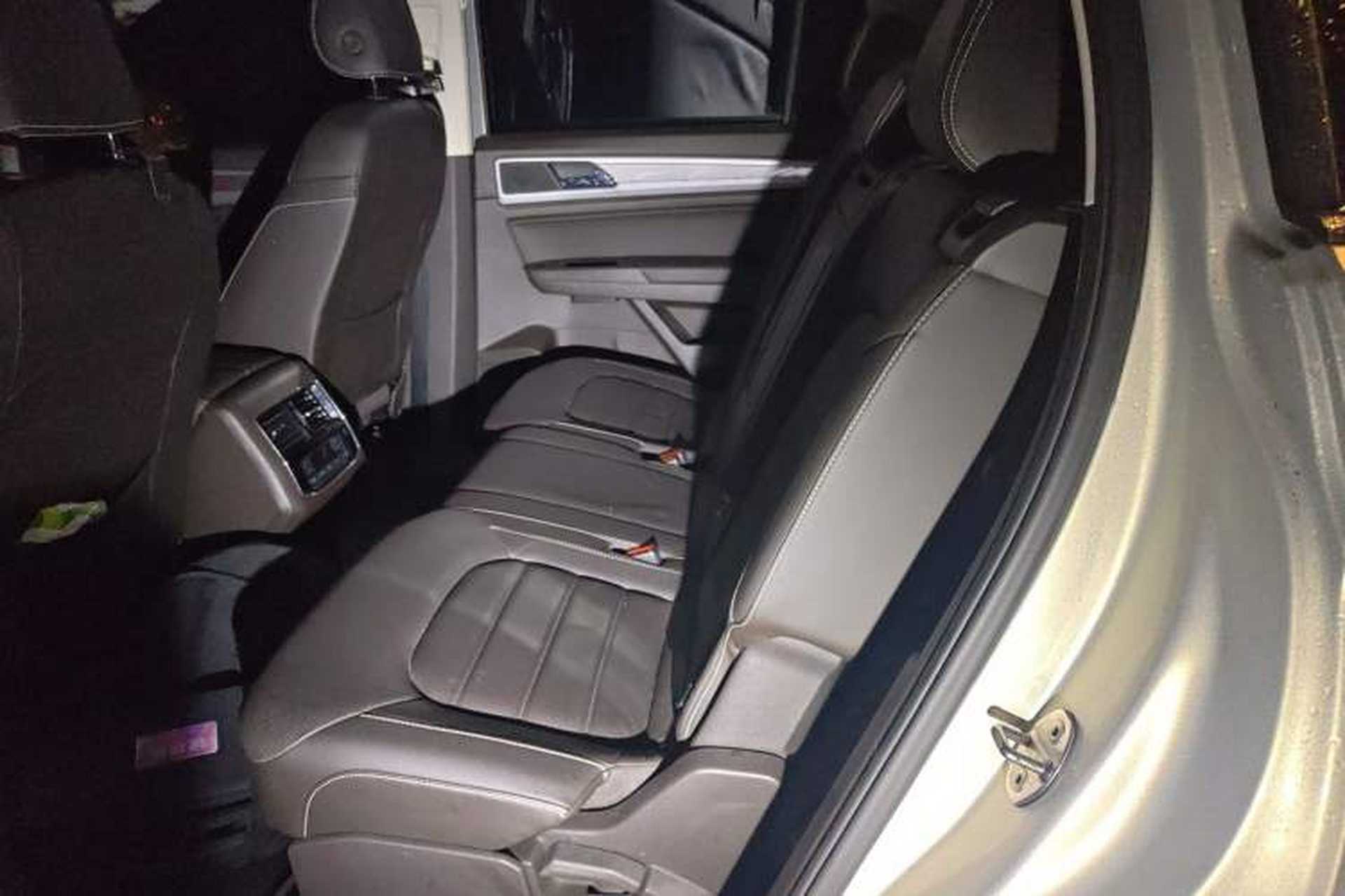 Used Volkswagen Teramont 2017 330TSI Two-Wheel-Drive Luxury Edition Left Rear Seat
