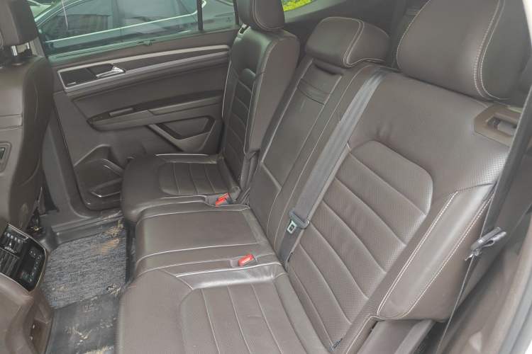 Used Volkswagen Teramont 2017 530 V6 Four-Wheel Drive Supreme Flagship Edition Left Rear Seat