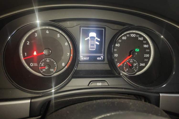 Used Volkswagen Teramont  Odometer Close Up