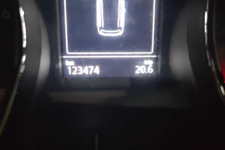 Used Volkswagen Teramont 2017 530 V6 Four-Wheel Drive Luxury Edition Odometer Close Up