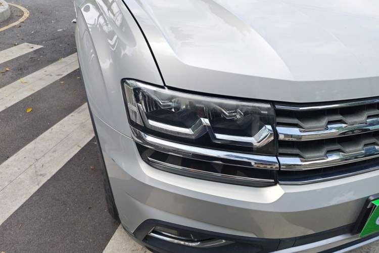 Used Volkswagen Teramont 2017 380TSI Four-Wheel Drive Luxury Edition Right Front Headlight