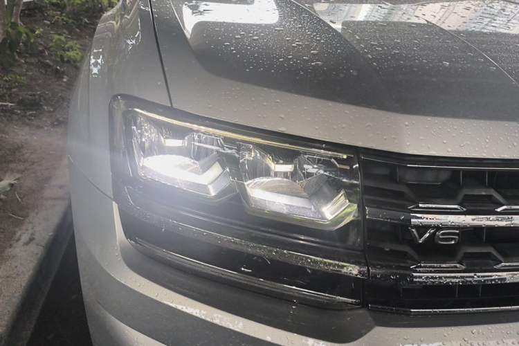 Used Volkswagen Teramont 2017 380TSI Four-Wheel Drive Luxury Edition Right Front Headlight