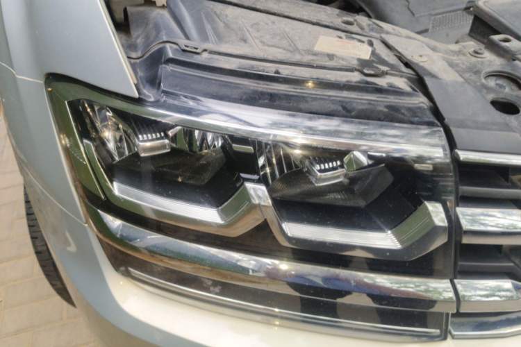 Used Volkswagen Teramont 2017 380TSI Four-Wheel Drive Luxury Edition Right Front Headlight