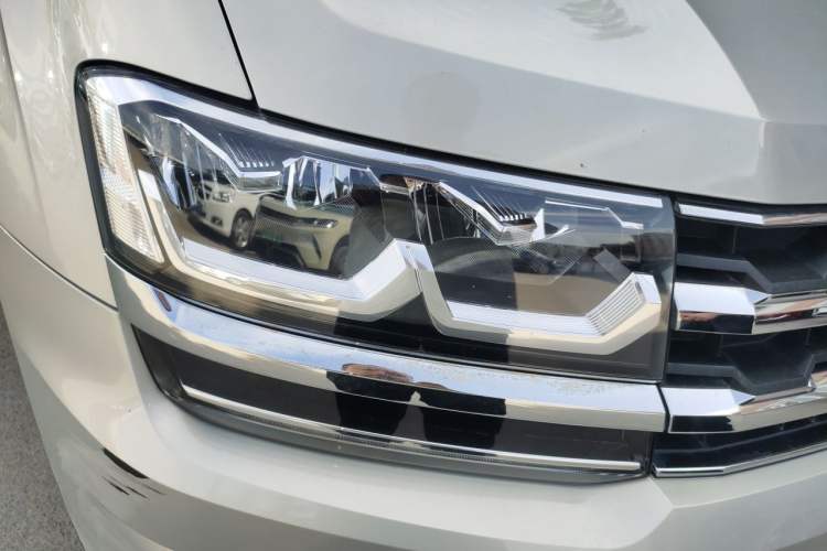Used Volkswagen Teramont 2017 380TSI Four-Wheel Drive Luxury Edition Right Front Headlight