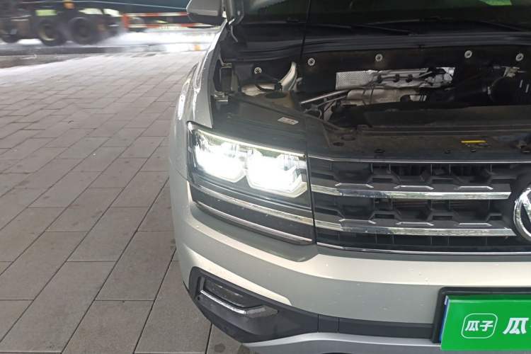 Used Volkswagen Teramont 2017 380TSI Four-Wheel Drive Luxury Edition Right Front Headlight