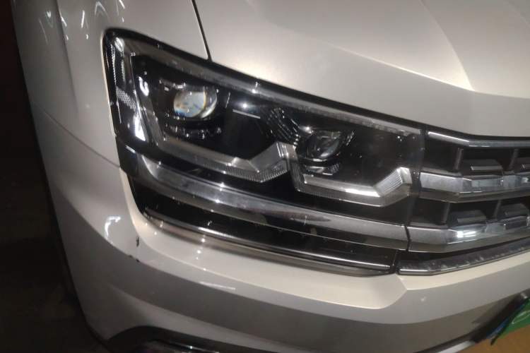 Used Volkswagen Teramont 2017 380TSI Four-Wheel Drive Flagship Edition Right Front Headlight