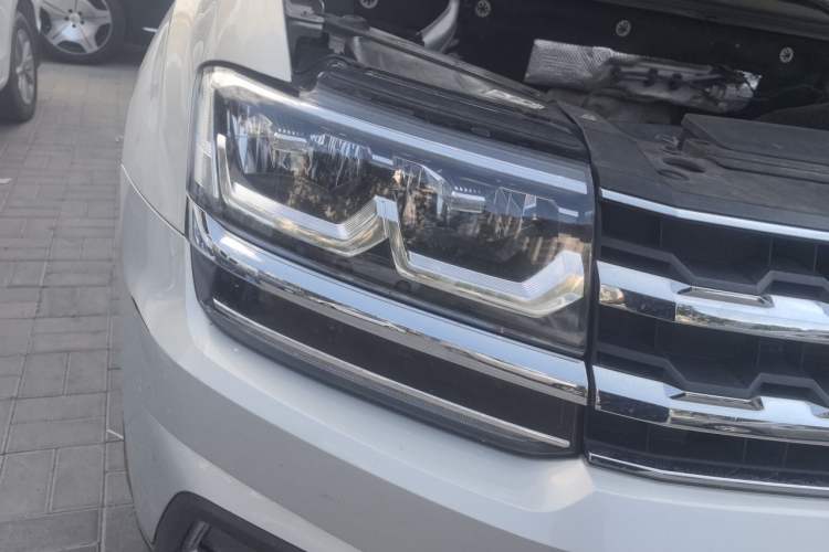 Used Volkswagen Teramont 2017 380TSI Four-Wheel Drive Luxury Edition Right Front Headlight