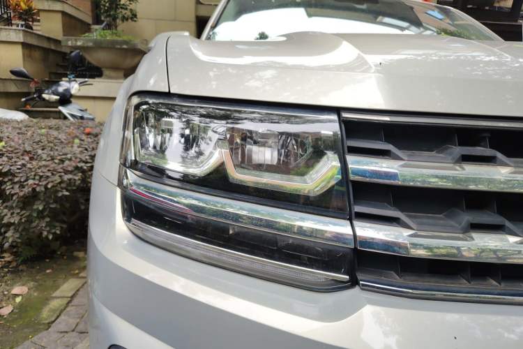 Used Volkswagen Teramont 2017 380TSI Four-Wheel Drive Luxury Edition Right Front Headlight