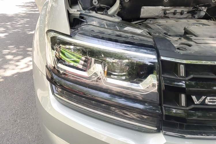 Used Volkswagen Teramont 2017 530 V6 Four-Wheel Drive Supreme Flagship Edition Right Front Headlight