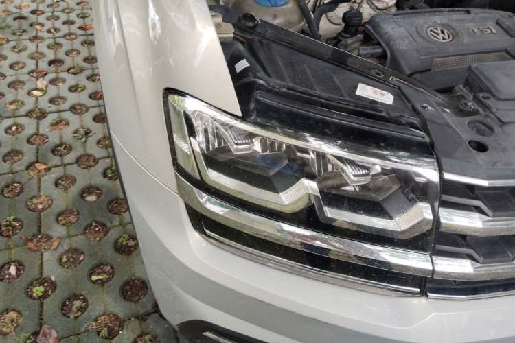 Used Volkswagen Teramont 2017 380TSI Four-Wheel Drive Luxury Edition Right Front Headlight