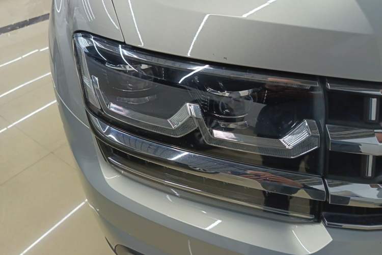Used Volkswagen Teramont 2017 330TSI Two-Wheel-Drive Flagship Edition Right Front Headlight