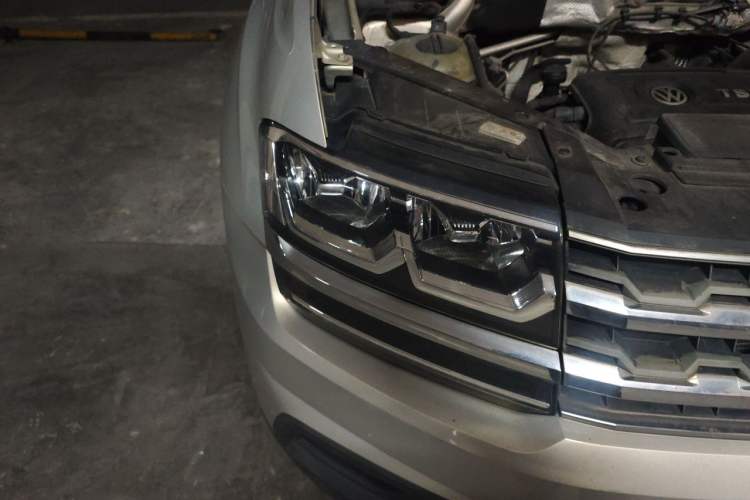 Used Volkswagen Teramont 2017 380TSI Four-Wheel Drive Comfort Edition Right Front Headlight