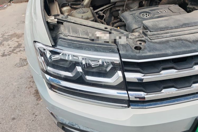 Used Volkswagen Teramont 2017 380TSI Four-Wheel Drive Luxury Edition Right Front Headlight