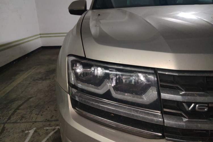 Used Volkswagen Teramont 2017 530 V6 Four-Wheel Drive Luxury Edition Right Front Headlight