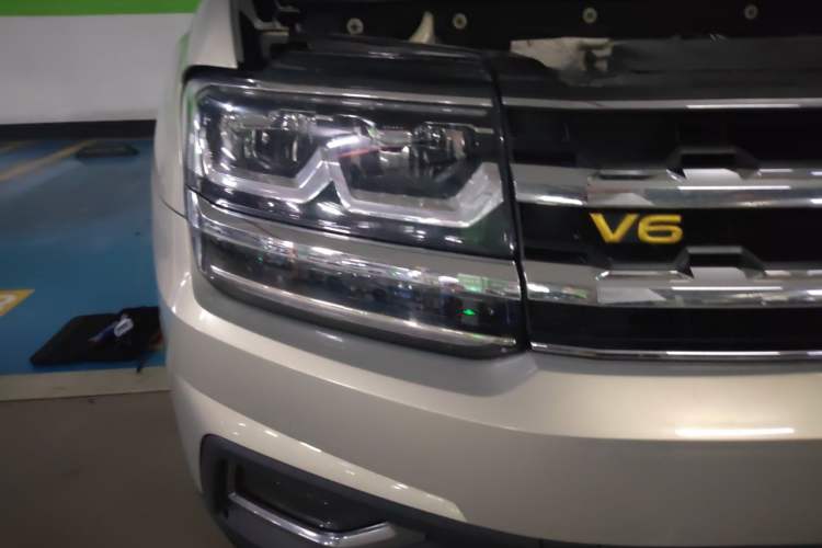 Used Volkswagen Teramont 2017 530 V6 Four-Wheel Drive Luxury Edition Right Front Headlight