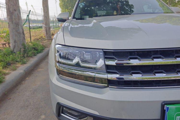 Used Volkswagen Teramont 2017 380TSI Four-Wheel Drive Luxury Edition Right Front Headlight