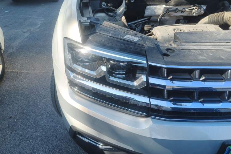 Used Volkswagen Teramont 2017 380TSI Four-Wheel Drive Flagship Edition Right Front Headlight